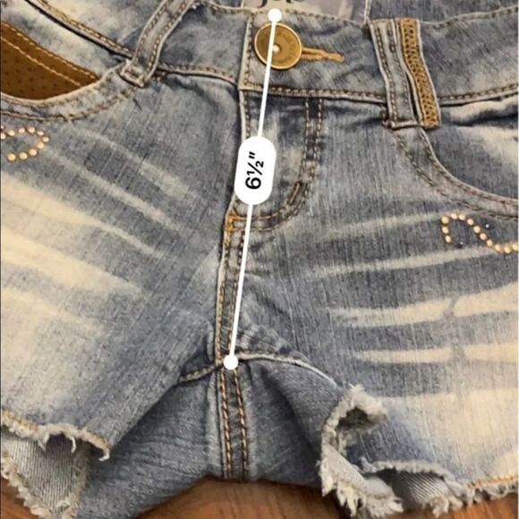 Jolt women’s Denim shorts. Size 0 - Picture 8 of 11